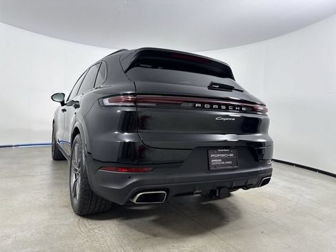 Certified 2024 Porsche Cayenne AWD/4WD image 20