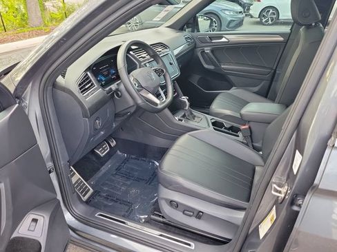 Certified 2024 Volkswagen Tiguan SE R-Line FWD image 17