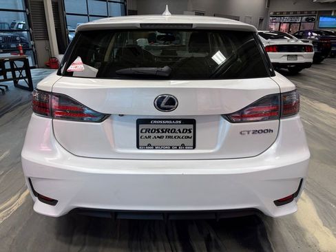 Used 2016 Lexus CT 200h w/ Navigation Package image 33