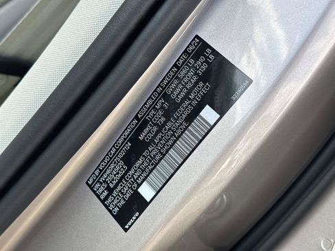 Certified 2025 Volvo XC60 T8 Plus w/ Climate Package image 29