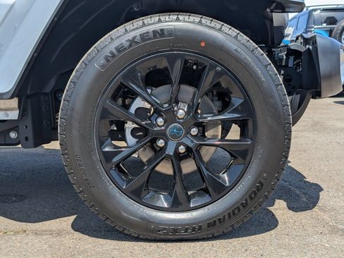 Used 2024 Jeep Wrangler Unlimited Sahara AWD/4WD image 6