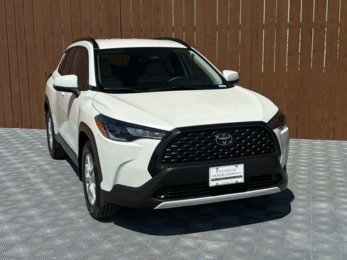 Used 2024 Toyota Corolla Cross LE image 11