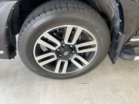 Used 2017 Toyota 4Runner Limited AWD/4WD image 10