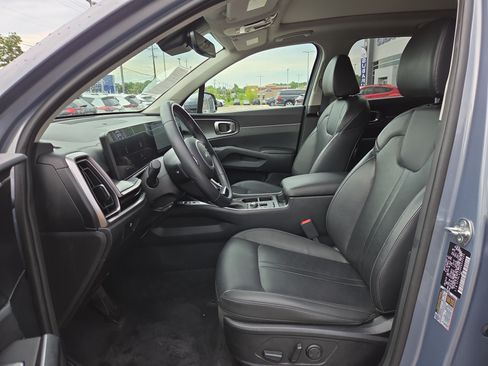 Used 2024 Kia Sorento S w/ Panoramic Sunroof Package FWD image 10