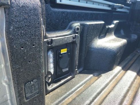 Used 2022 Ford Maverick Lariat w/ Lariat Luxury Package image 28