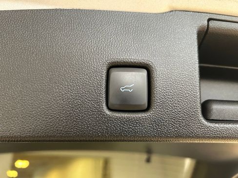 Used 2020 Ford Escape SE Sport image 29