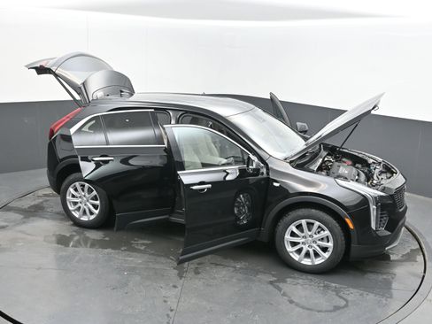 Used 2023 Cadillac XT4 Luxury w/ Cold Weather Package image 39