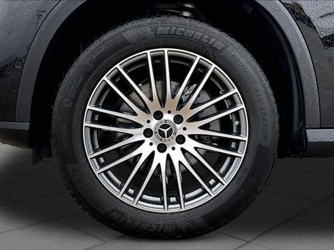 Used 2026 Mercedes-Benz GLC 300 4MATIC image 11