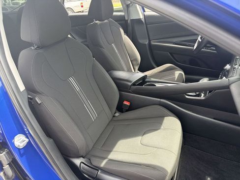 Used 2023 Hyundai Elantra SEL w/ Convenience Package FWD image 25