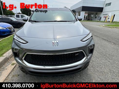 Used 2024 Buick Encore GX Sport Touring AWD/4WD image 2