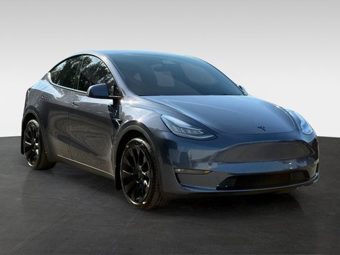 Used 2021 Tesla Model Y Long Range AWD/4WD image 3