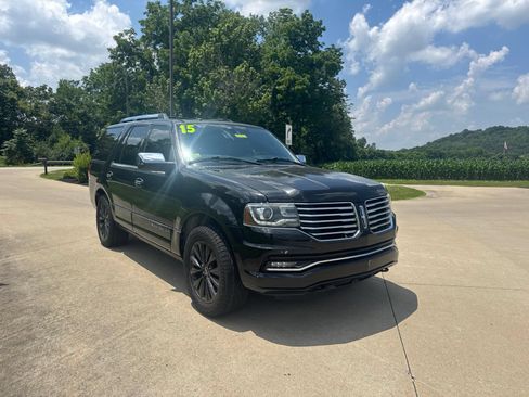 Used 2015 Lincoln Navigator 4WD image 3