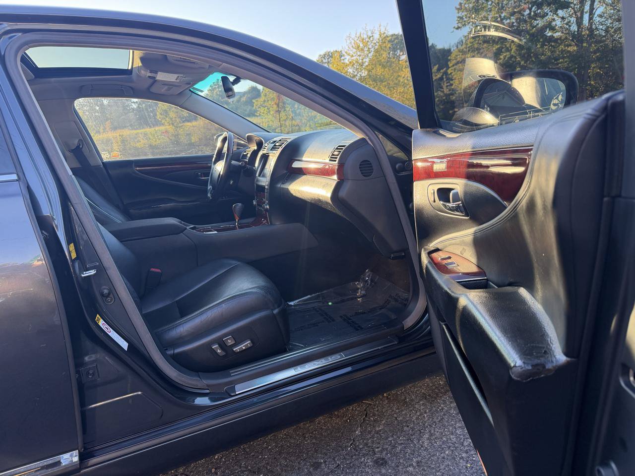 Used 2009 Lexus LS 460 RWD image 24