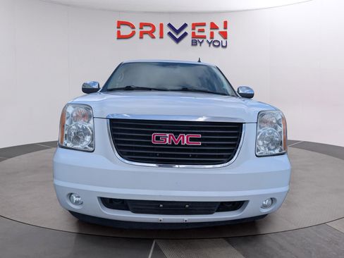 Used 2011 GMC Yukon XL SLT w/ SLT-2 Equipment Package image 8
