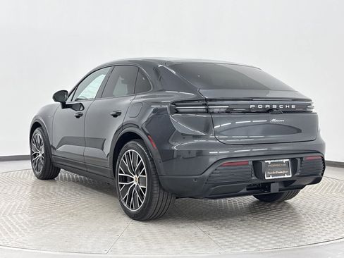 Certified 2025 Porsche Macan Electric image 3