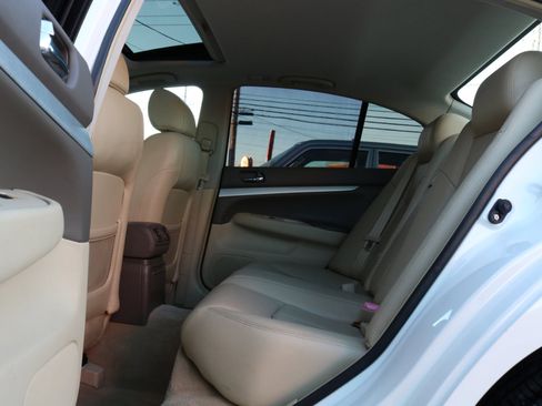 Used 2009 INFINITI G37 x Sedan w/ Premium Pkg image 34