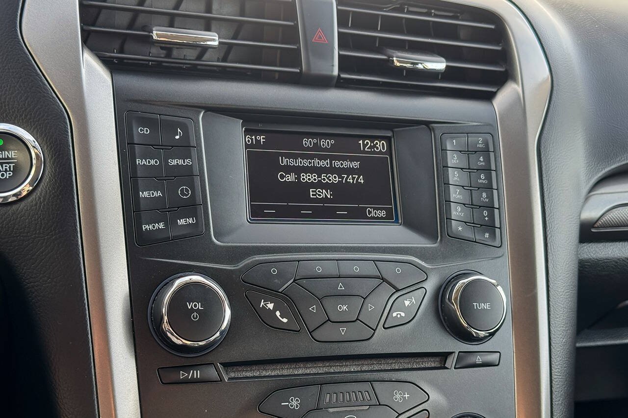 Used 2018 Ford Fusion SE FWD image 29