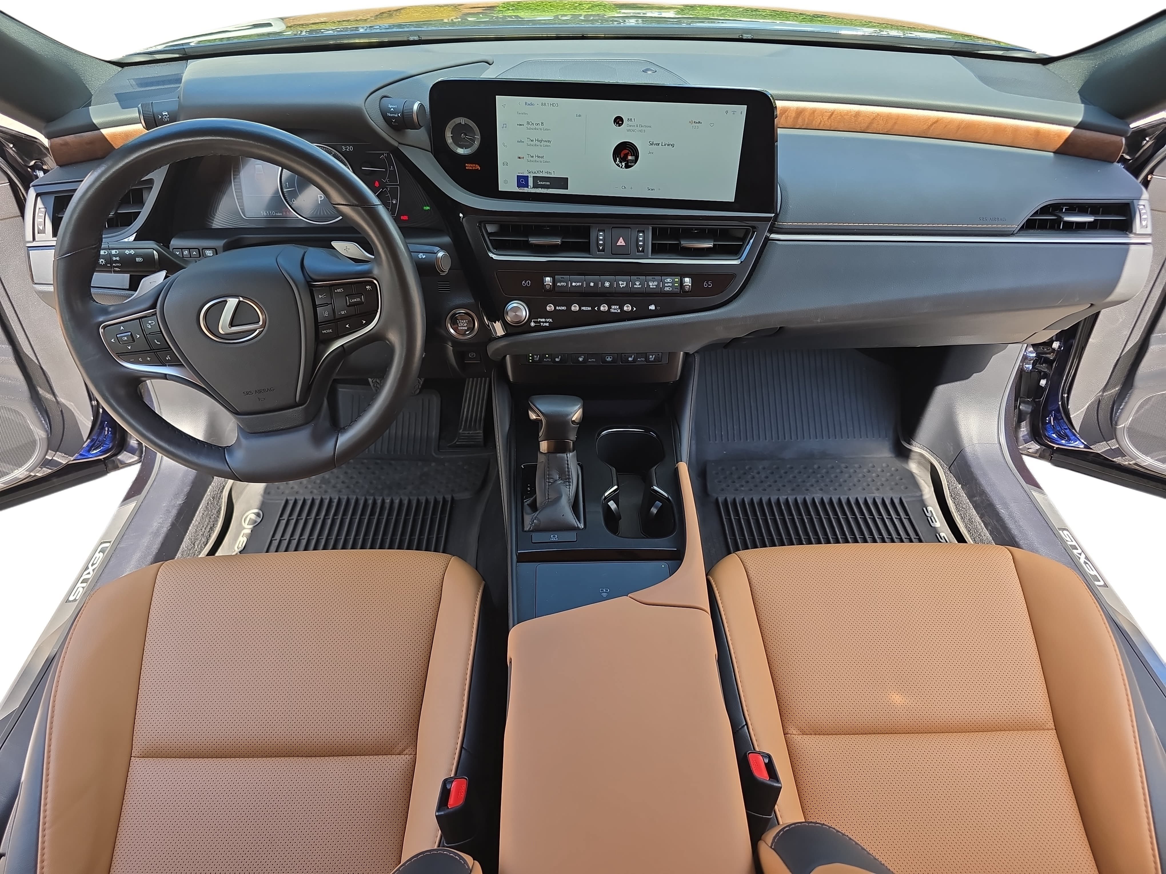 Used 2025 Lexus ES 350 w/ Premium Package FWD image 9