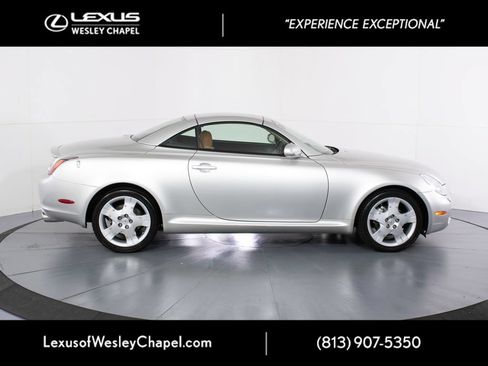 Used 2004 Lexus SC 430 Convertible RWD image 2