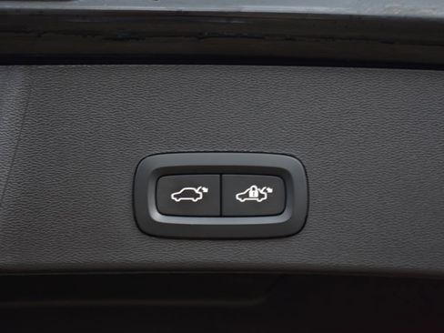 Used 2023 Volvo XC40 B5 Plus AWD/4WD image 26