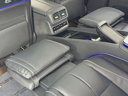 Used 2023 Mercedes-Benz Maybach GLS 600 4MATIC image 54