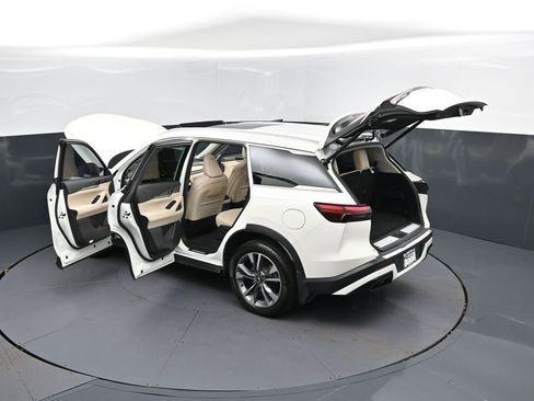 Used 2023 INFINITI QX60 Luxe w/ Vision Package FWD image 49