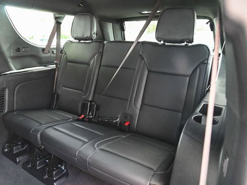 Used 2025 GMC Yukon XL Denali AWD/4WD image 31