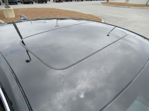 Used 2019 Honda Accord EX image 9