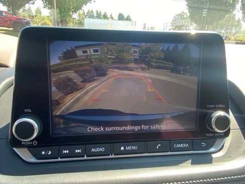 Used 2023 Nissan Rogue SV AWD/4WD image 32