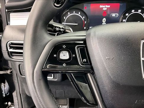 Used 2022 Lincoln Corsair AWD w/ Equipment Group 101A image 18