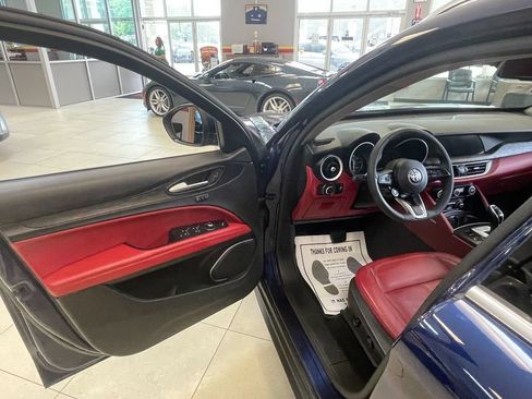 Used 2020 Alfa Romeo Stelvio AWD w/ Cold Weather Package image 10
