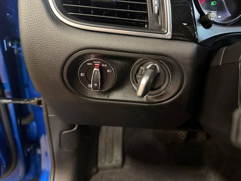 Used 2017 Porsche Macan AWD/4WD image 31