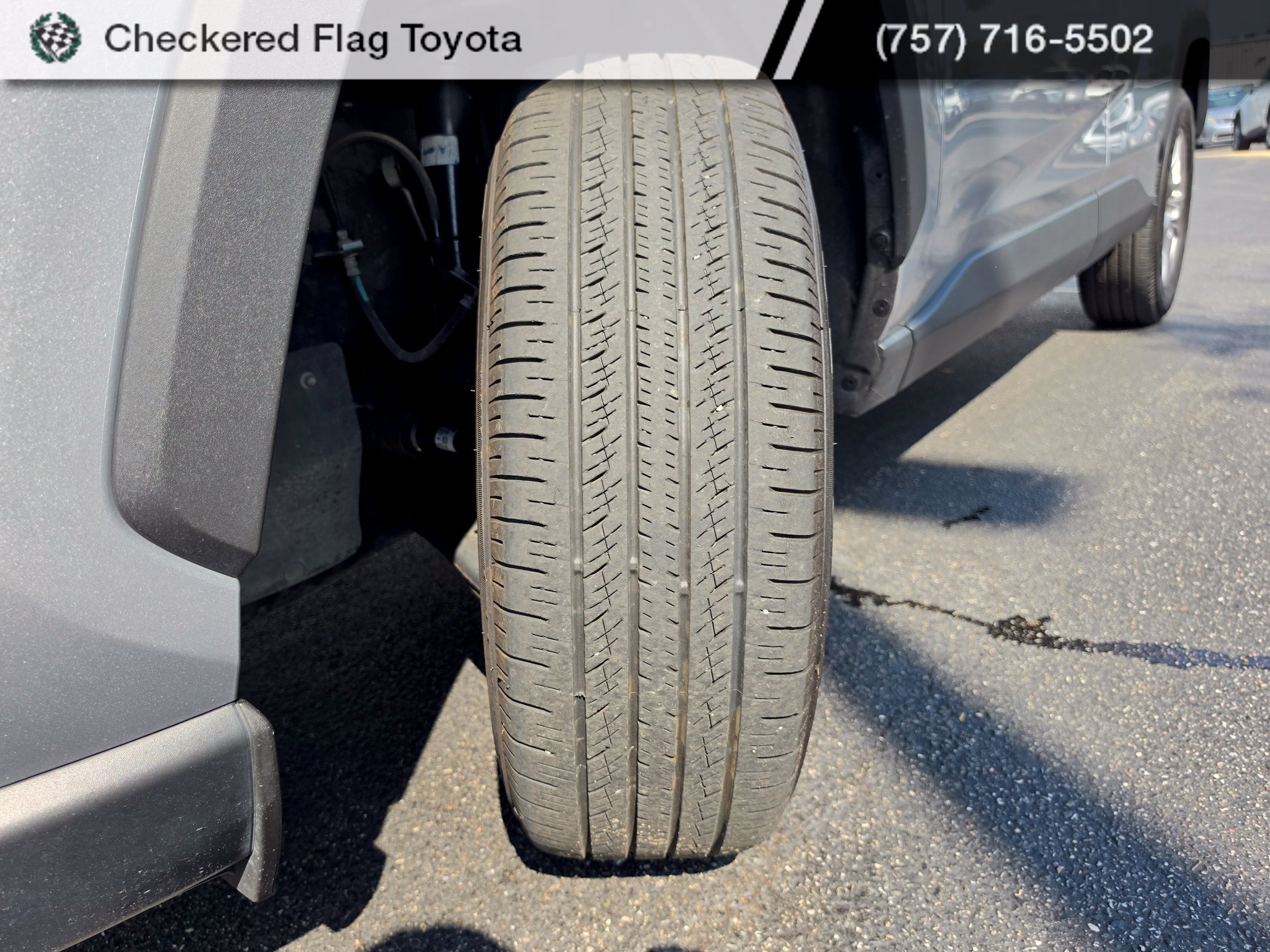 Used 2025 Toyota RAV4 XLE FWD image 10
