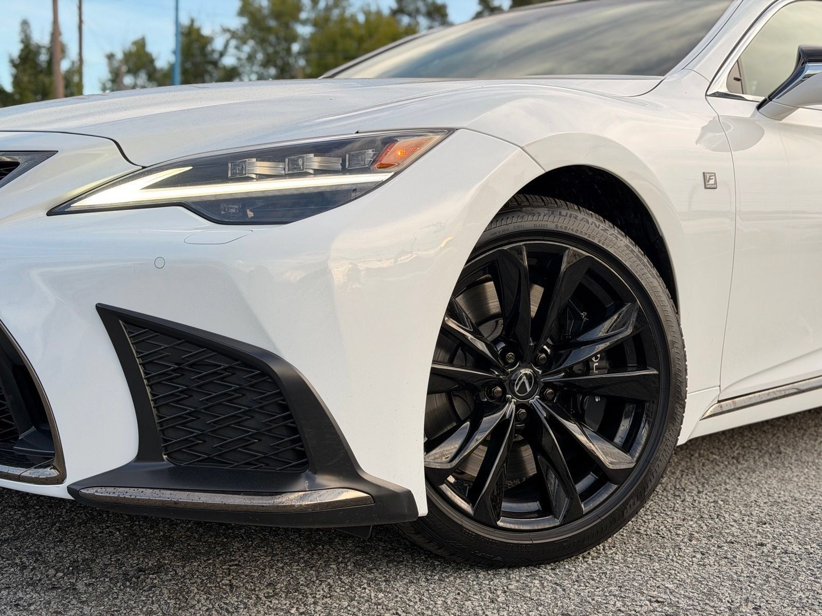 Used 2022 Lexus LS 500 F Sport w/ Accessory Package (Z1) AWD/4WD image 5