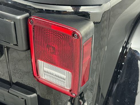 Used 2016 Jeep Wrangler Sahara w/ Dual Top Group image 27