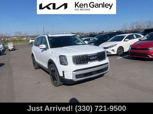 Certified 2023 Kia Telluride EX w/ EX Captain's Chair Package image 3