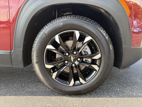 Used 2023 Chevrolet TrailBlazer LT w/ Convenience Package FWD image 12
