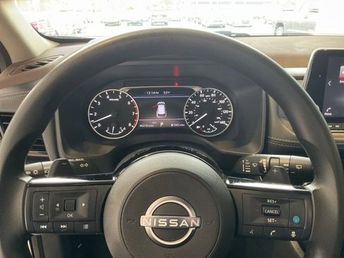 Used 2022 Nissan Rogue SV image 7