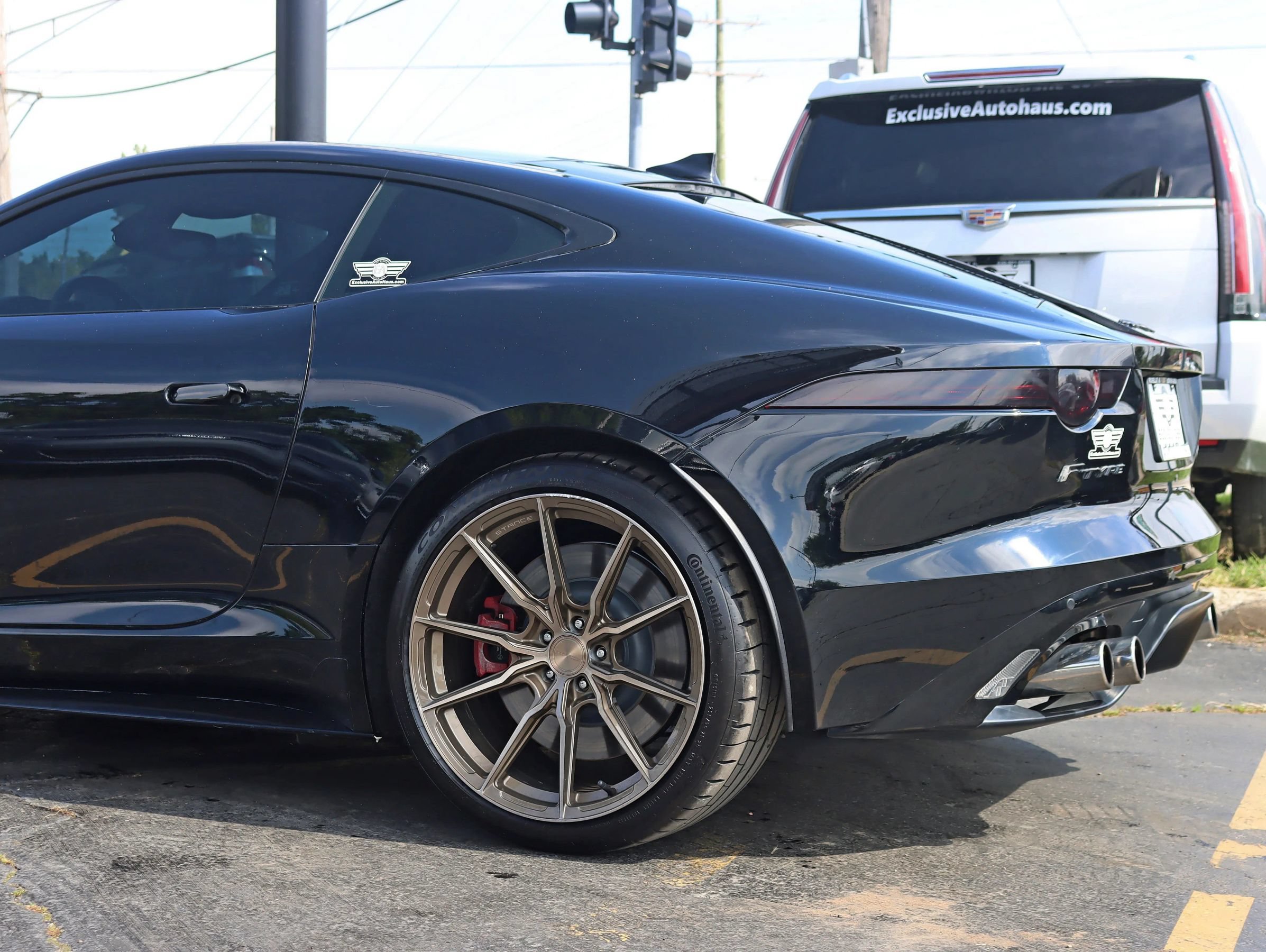 Used 2015 Jaguar F-TYPE R RWD image 12