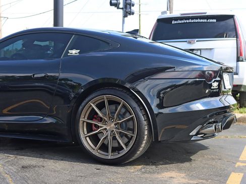 Used 2015 Jaguar F-TYPE R RWD image 12