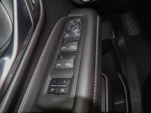 Used 2022 GMC Yukon Denali AWD/4WD image 27