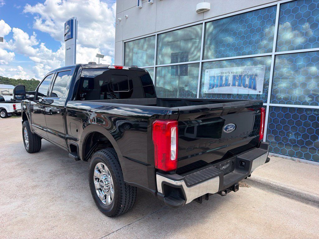 Used 2024 Ford F250 XLT w/ FX4 Off-Road Package AWD/4WD image 8