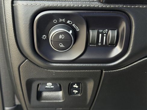 Used 2019 RAM 1500 Limited w/ Advanced Safety Group image 23