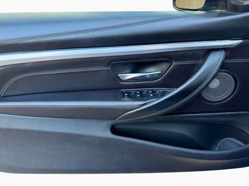 Used 2016 BMW M4 Convertible image 17