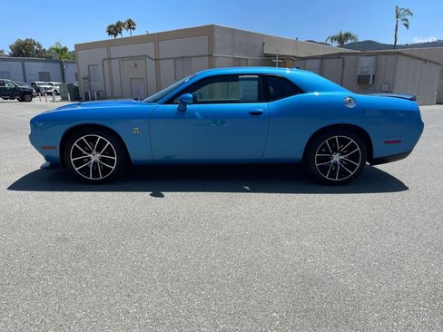 Used 2016 Dodge Challenger R/T Scat Pack w/ Leather Interior Group RWD image 8