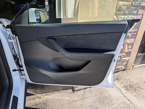 Used 2022 Tesla Model Y Performance AWD/4WD image 29