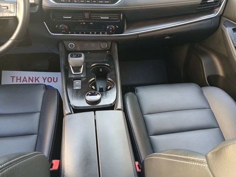 Used 2021 Nissan Rogue SL w/ Premium Package image 11