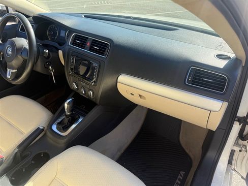 Used 2013 Volkswagen Jetta SE image 19
