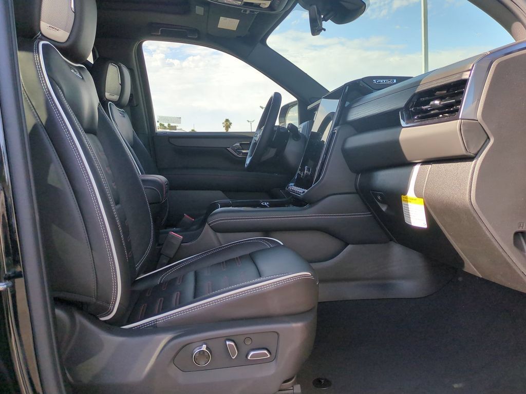 Used 2026 GMC Yukon AT4 Ultimate AWD/4WD image 36