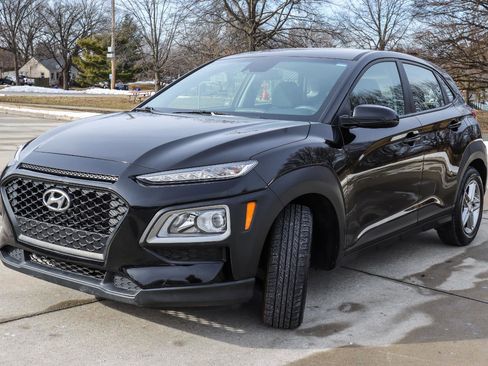 Used 2021 Hyundai Kona SE image 3